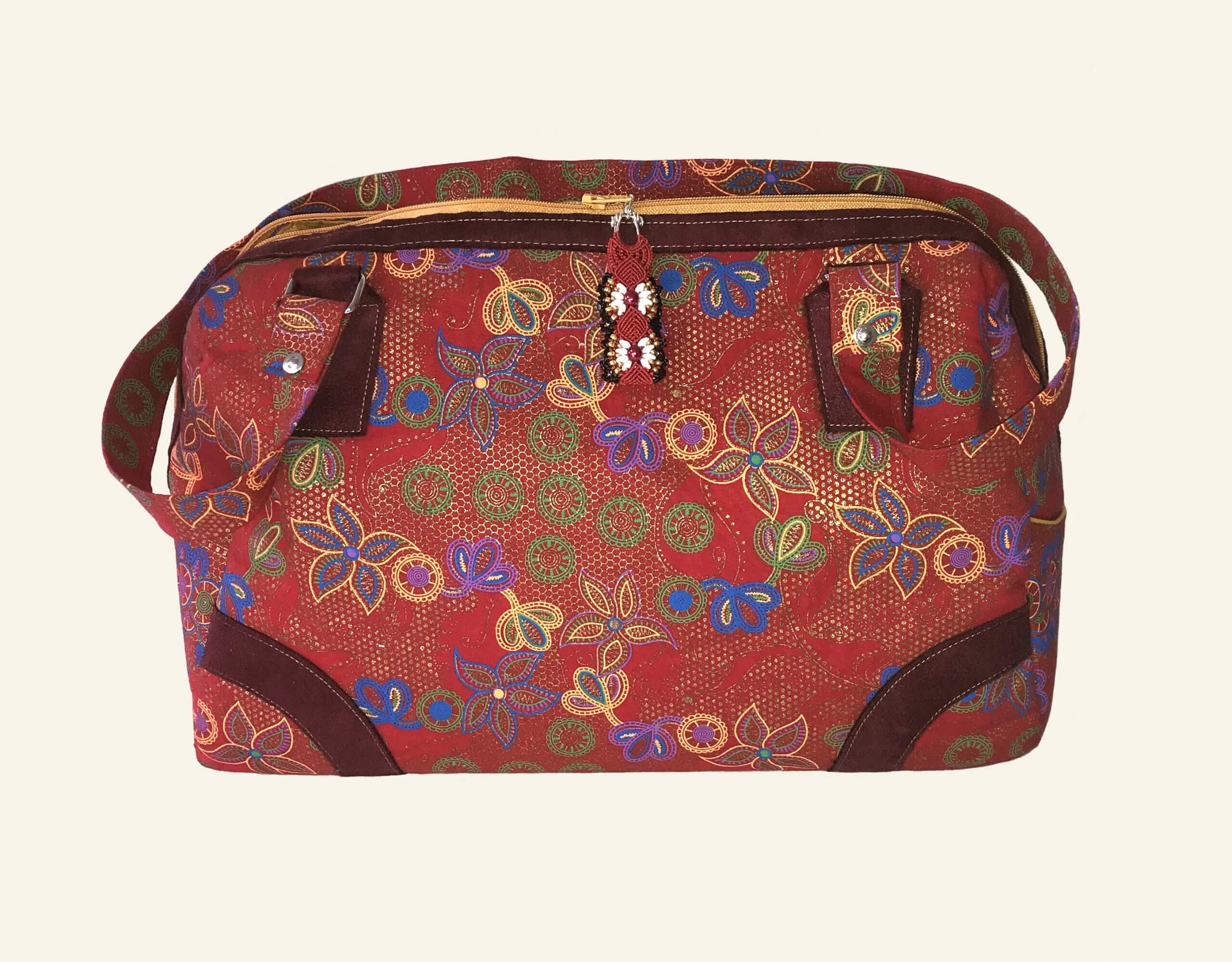 on du sac rouge à fleurs vue générale non suspendu