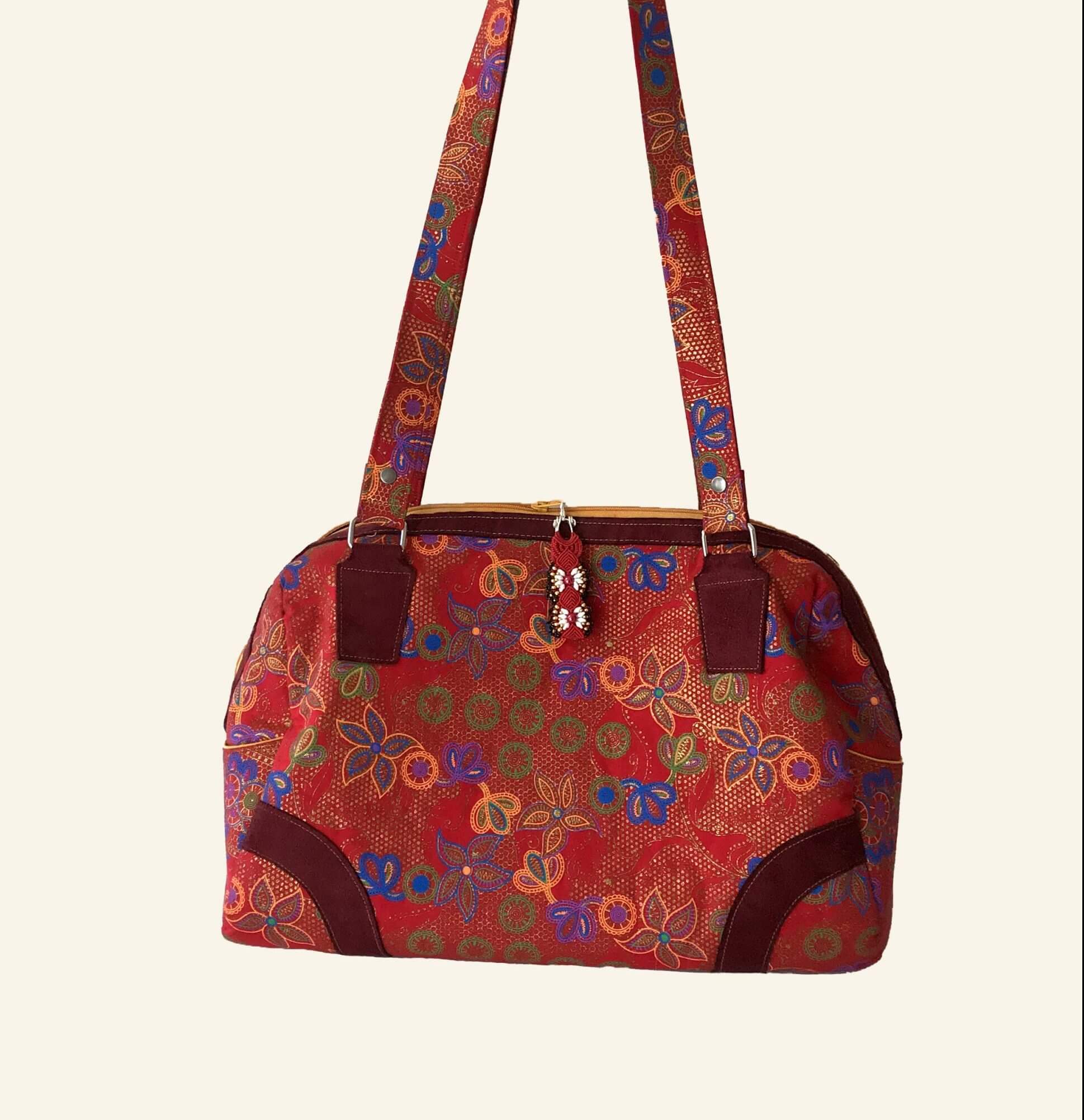 on du sac rouge à fleurs vue générale