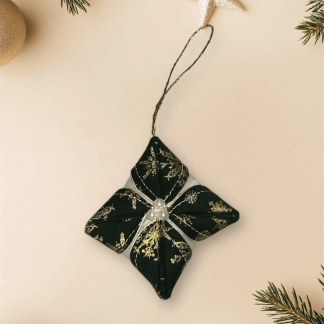 étoile verte avec motifs dorés