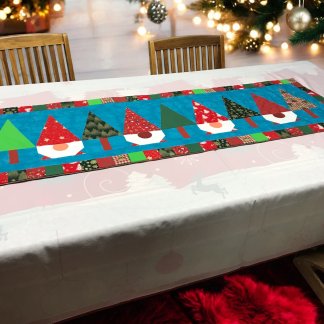 Chemin de table gnomes et sapins